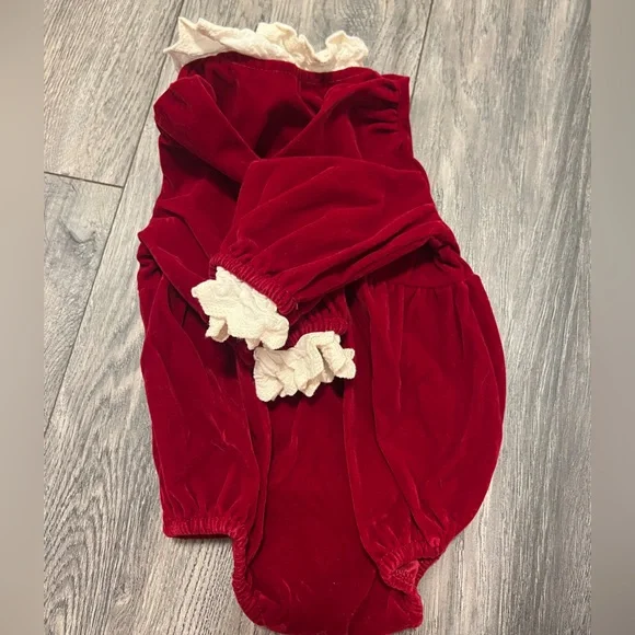 🦌⚠️3 FOR $10 SALE⚠️🦌 Red Baby Romper with White Lace Trim - Picture 2 of 2